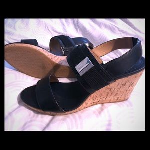 Strap wedges